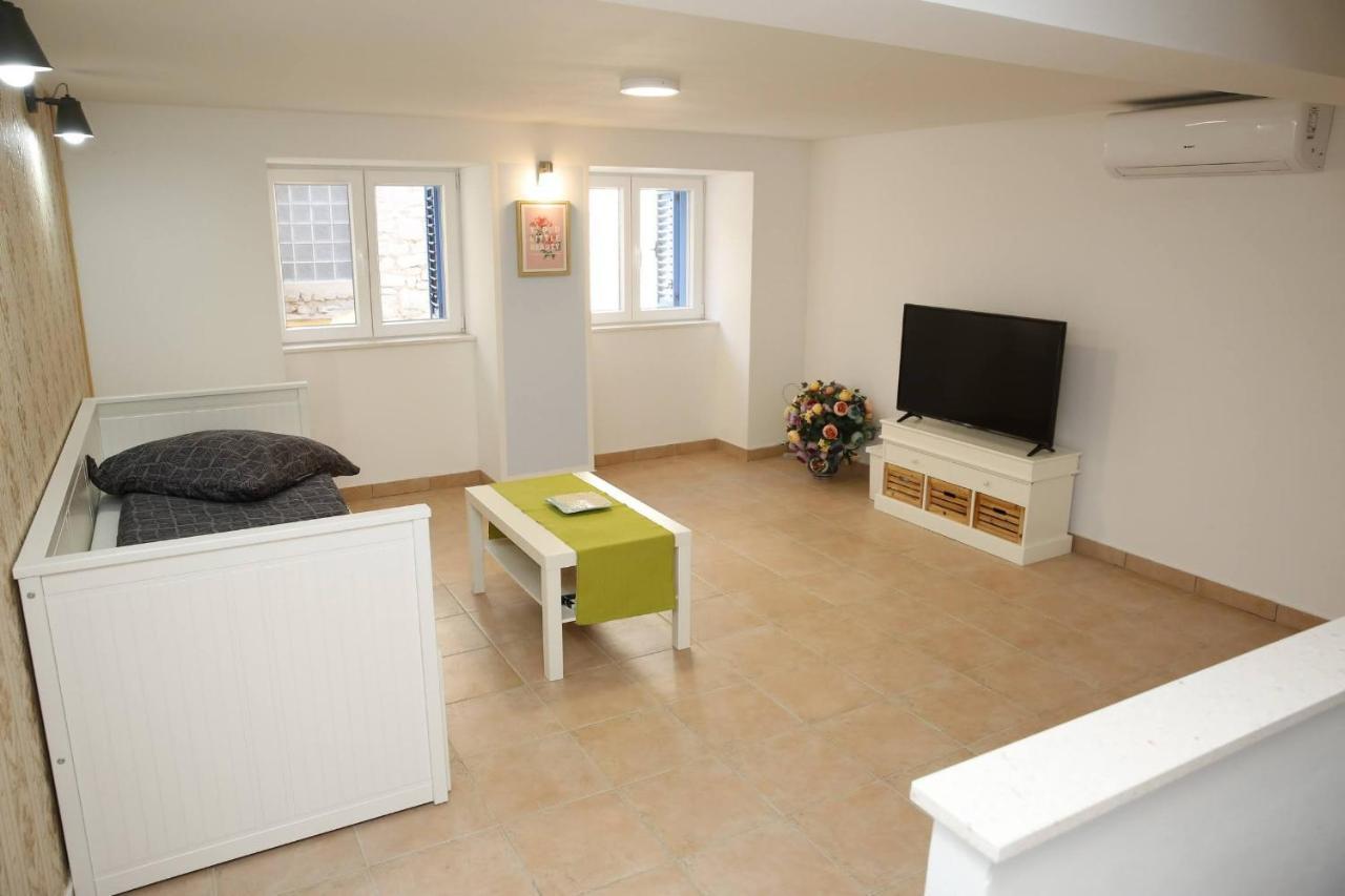 Holiday Home Yan With Bay View Vodice Esterno foto