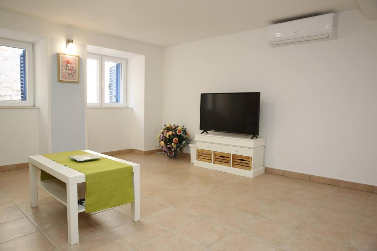 Holiday Home Yan With Bay View Vodice Esterno foto