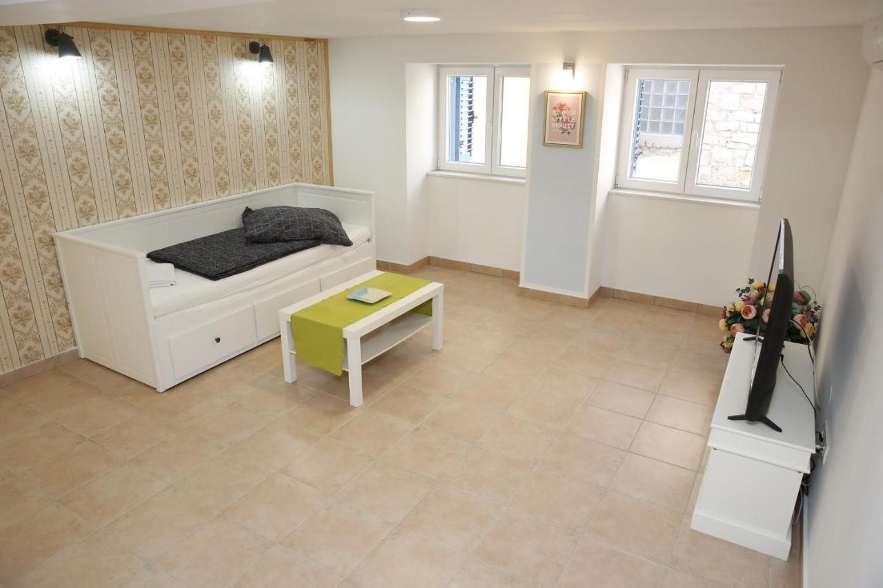 Holiday Home Yan With Bay View Vodice Esterno foto
